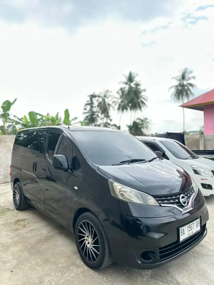 Nissan Evalia manual 2014