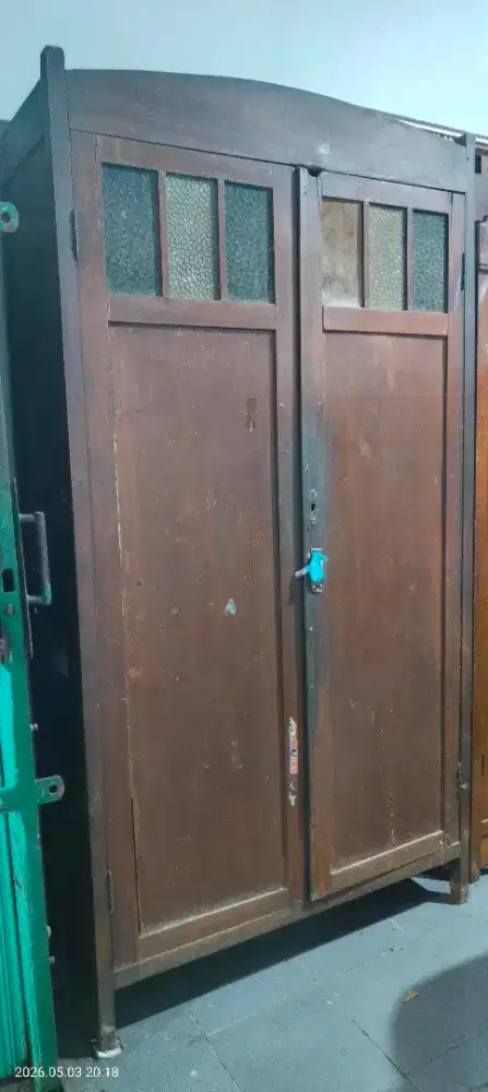 LEMARI SEMARANGAN KUNO ANTIK TUA