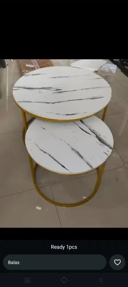 Meja bulat estetik