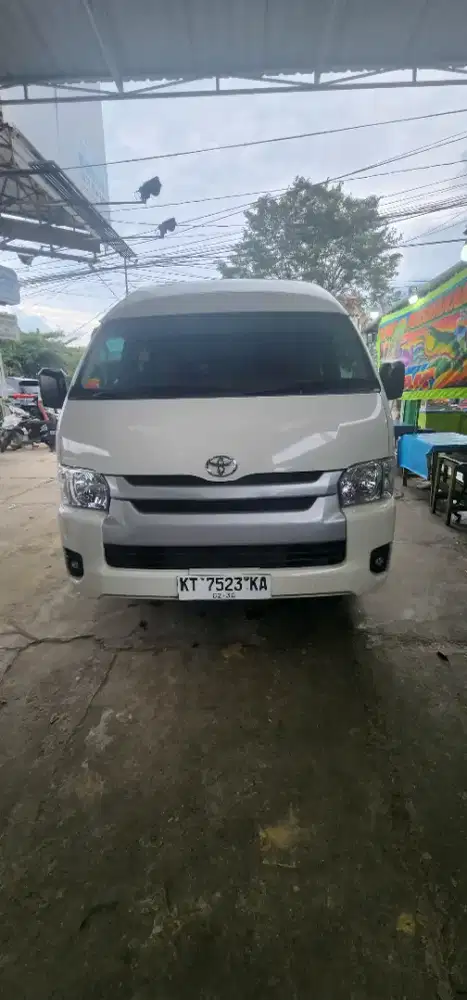 Rental elf hiace minibus balikpapan ikn