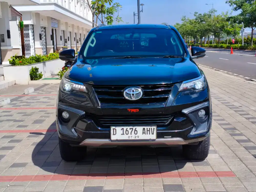 Dp 20jt - Toyota Fortuner VRZ TRD 2.4 Matic Diesel 2019 Warna Hitam