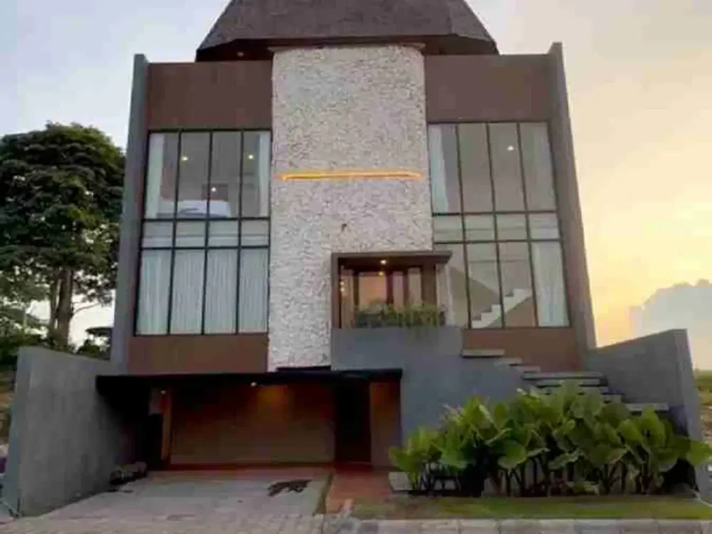 Villa 3 Lantai Full Furnished Private Lift Kolam Renang di Hole 2 Lapangan Golf New Kuta Bali