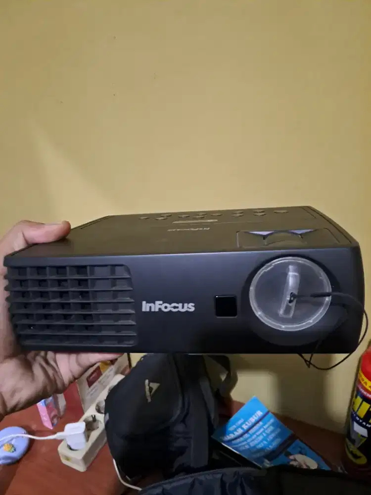 Proyektor InFocus IN1112 Original + Remote + Tas