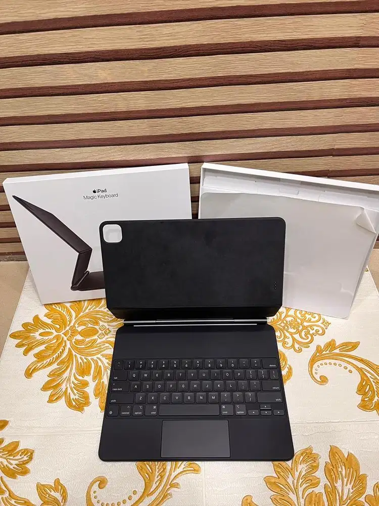 Apple Magic Keyboard 12,9 inch For Ipad Pro M1/ M2 Second Like New