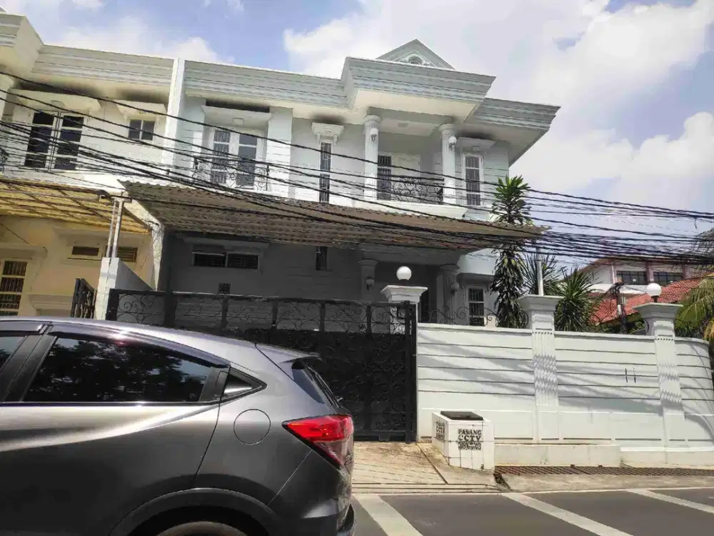 Disewakan Rumah Mewah Hook Daerah Kalibata Jakarta Selatan