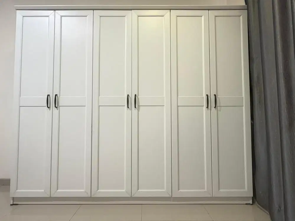 Lamari 6 pintu putih
