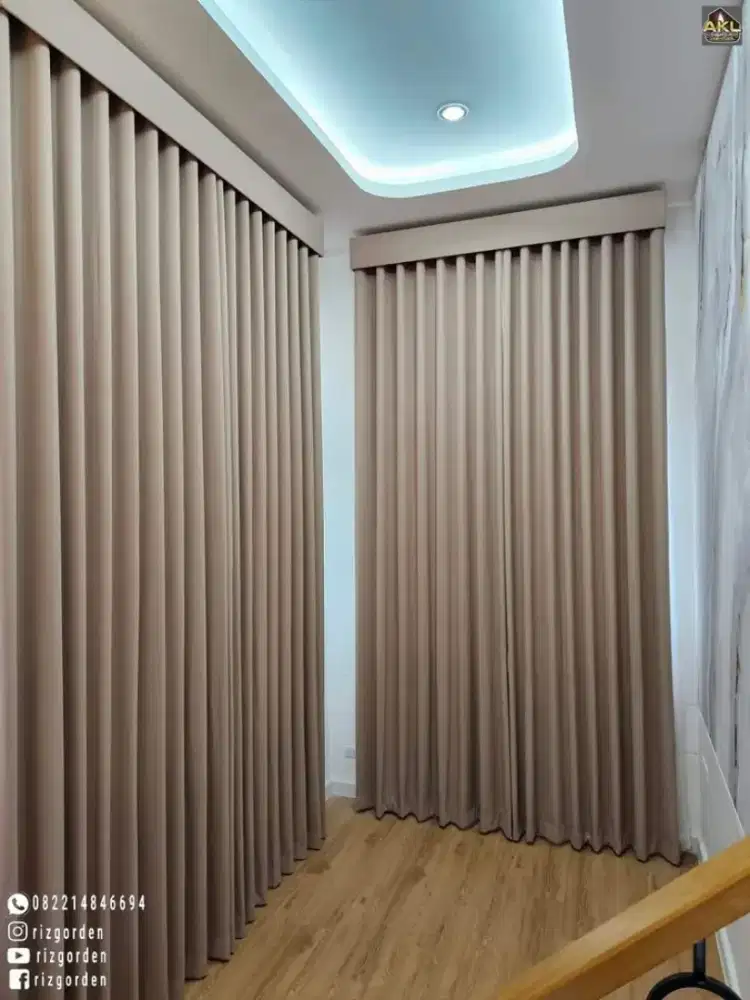 gorden, wallpaper, horizontal blind, wood blind