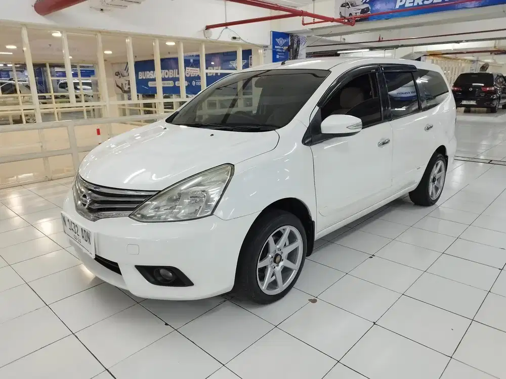 Grand livina XV MT 2018 Putih #nissan #mobilmurah #mobilsurabaya #mpv