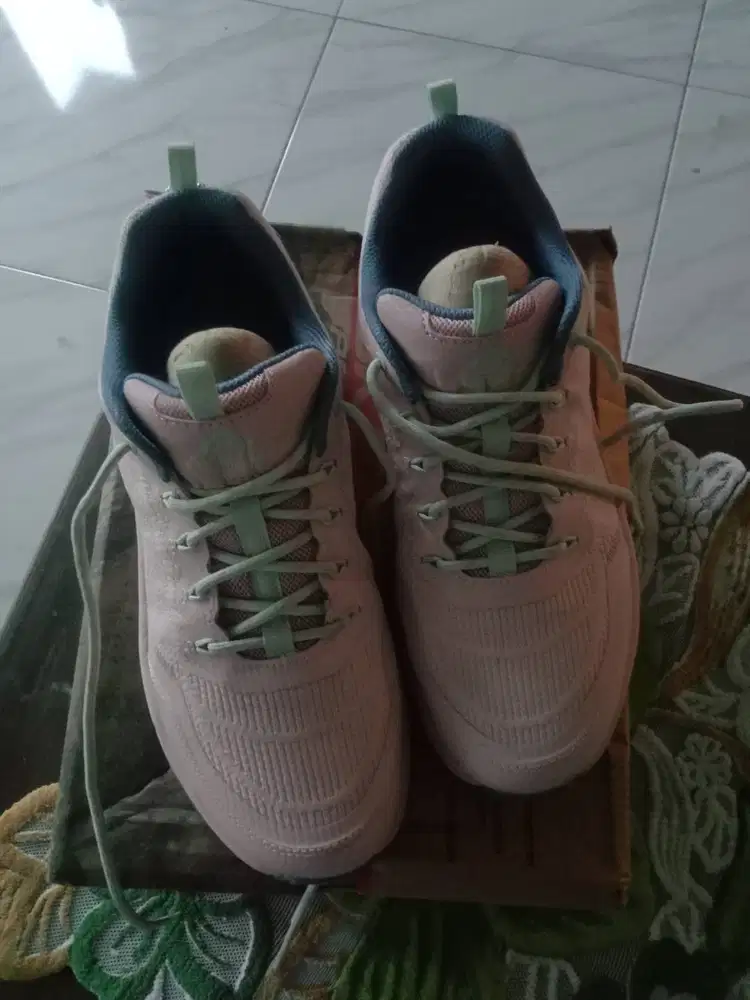 Sepatu cewek size 40