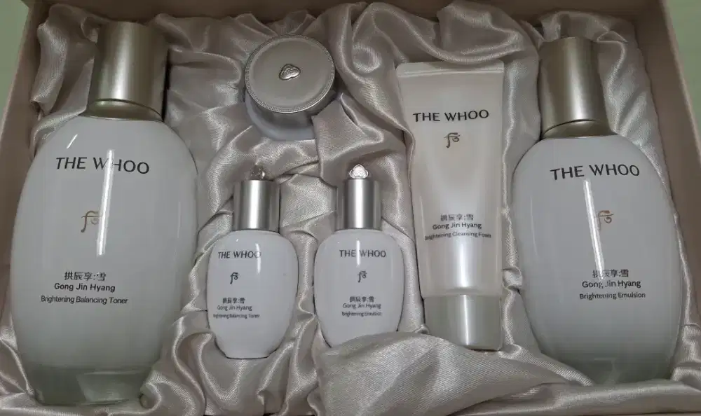 PRELOVED THE WHOO
