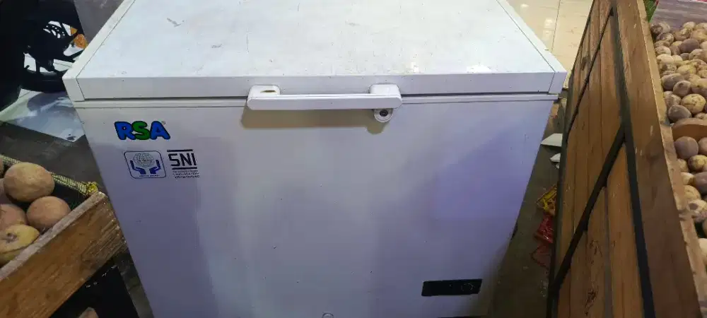 DIJUAL MURAH FREEZER MERK GEA 220 LITER
