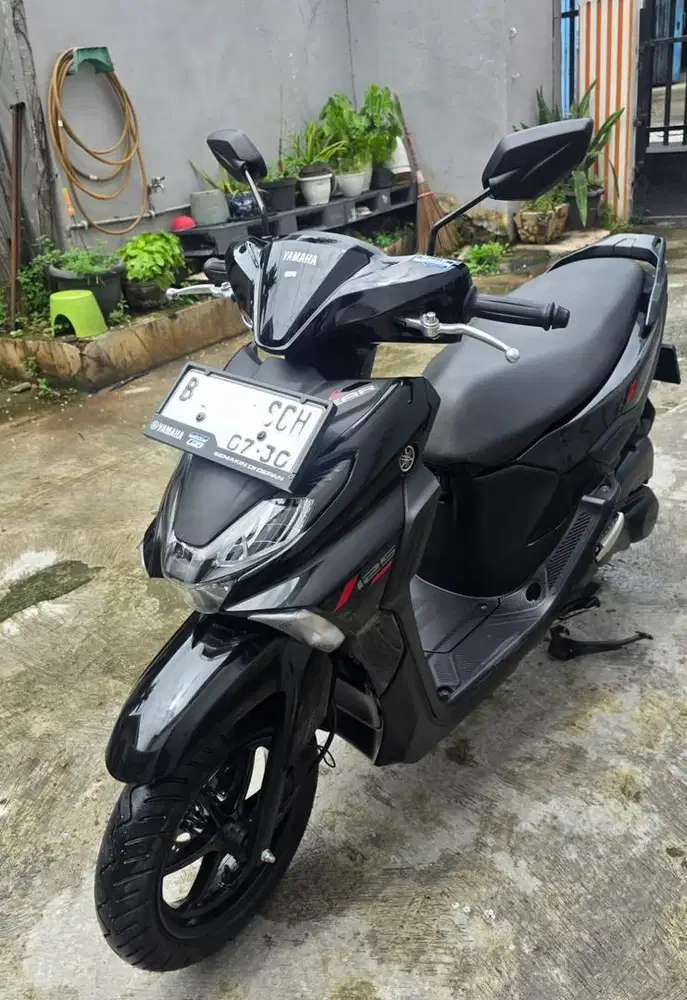 KM 3RB Yamaha Gear Ultima Like New