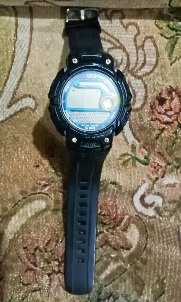 JAM TANGAN QnQ SECOND