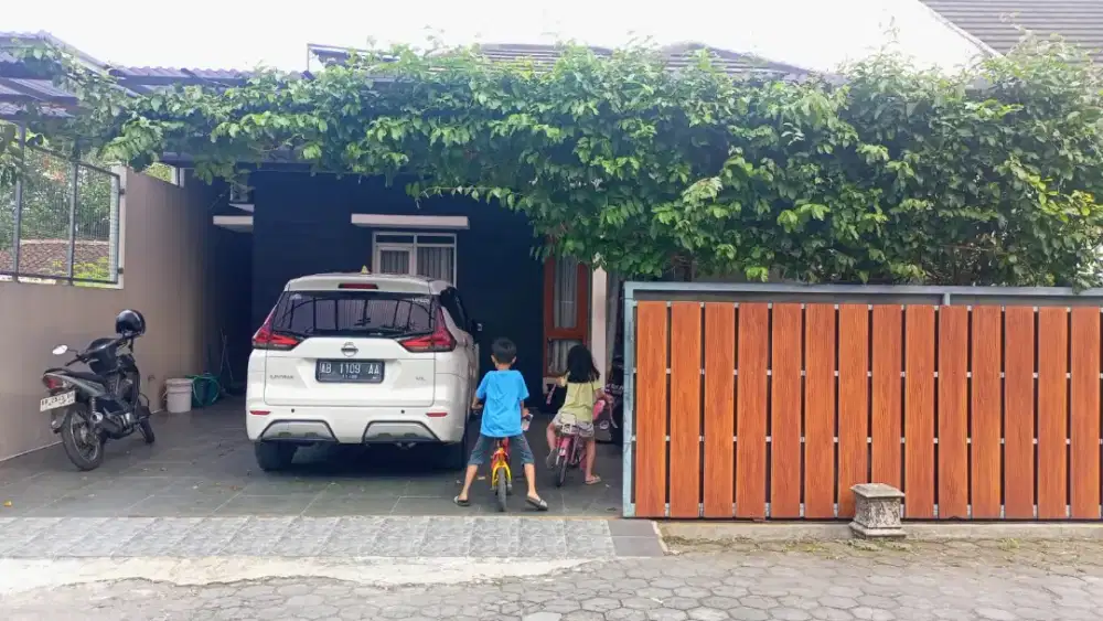 Rumah Bagus dalam cluster di area Nogotirto jln Godean gamping Sleman