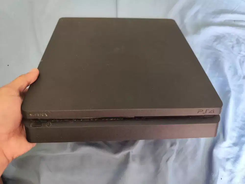 Dijual PS4 ada Stik 2