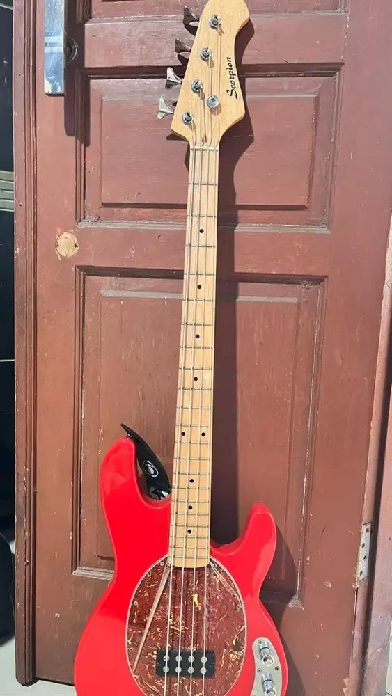 Bass Scorpion MP200 Warna Merah
