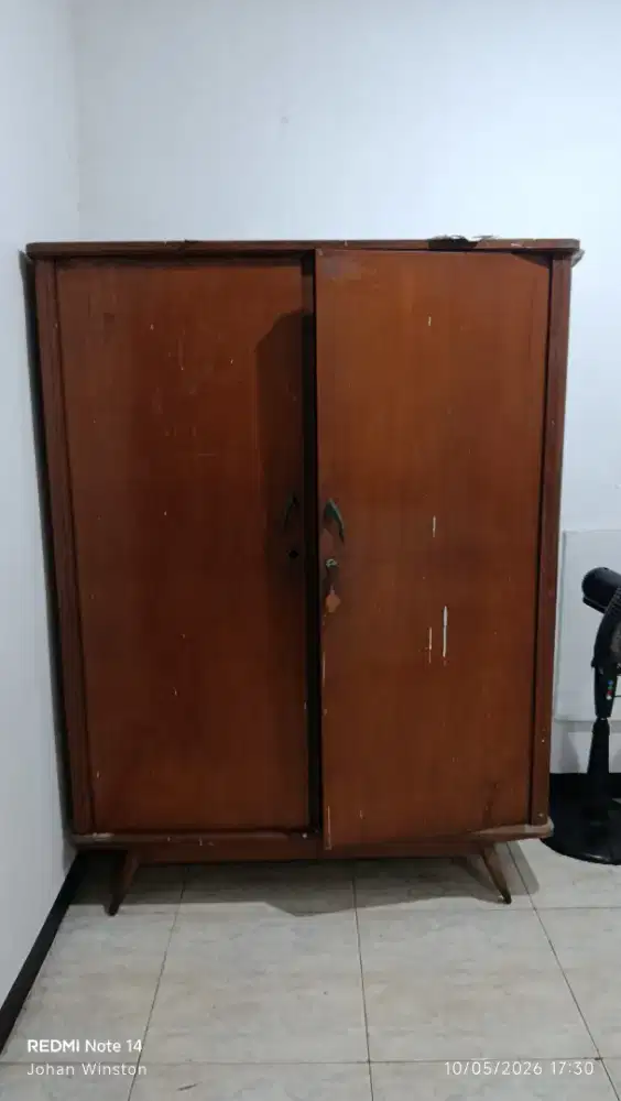Lemari Kayu Jati Asli Kokoh dan Kuat.