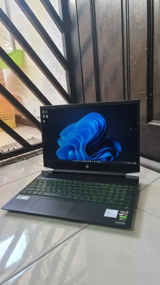 HP Pav Gaming 15-ec2047AX Ryzen 5 5600H 32GB 512GB SSD VGA 4GB