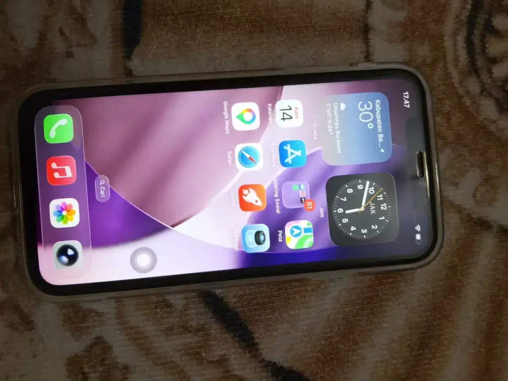 Dijual cepat iPhone 11 inter