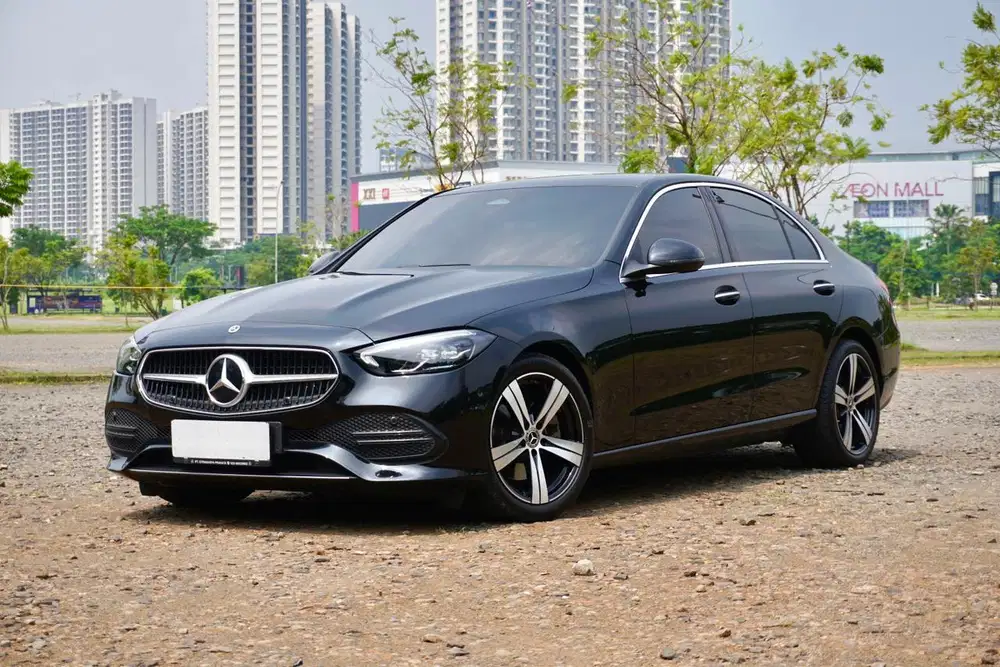 Mercedes Benz C200 W206 Avantgarde M254 EQ-Boost 2023 Hitam Manis