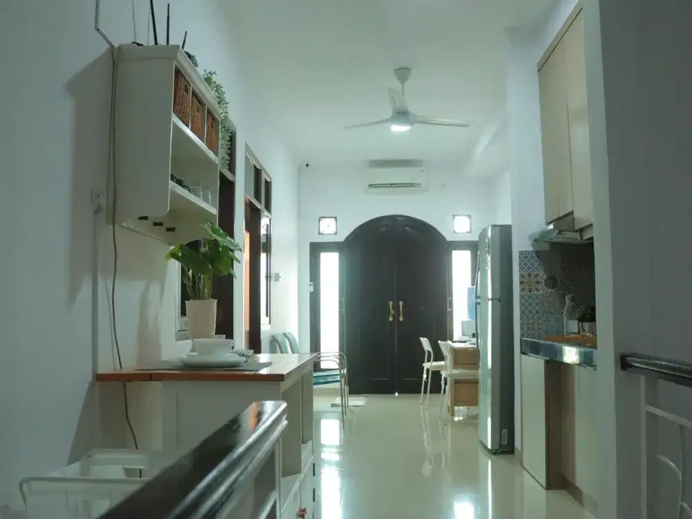DIJUAL RUMAH FURNISHED CANTIK SIAP HUNI DI CEMPAKA PUTIH JAKARTA PUSAT