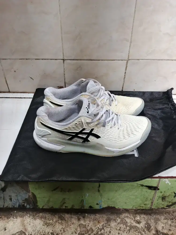 Sepatu Asics Resolution gel