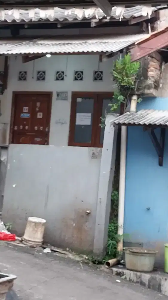 Rumah petakan disewakan