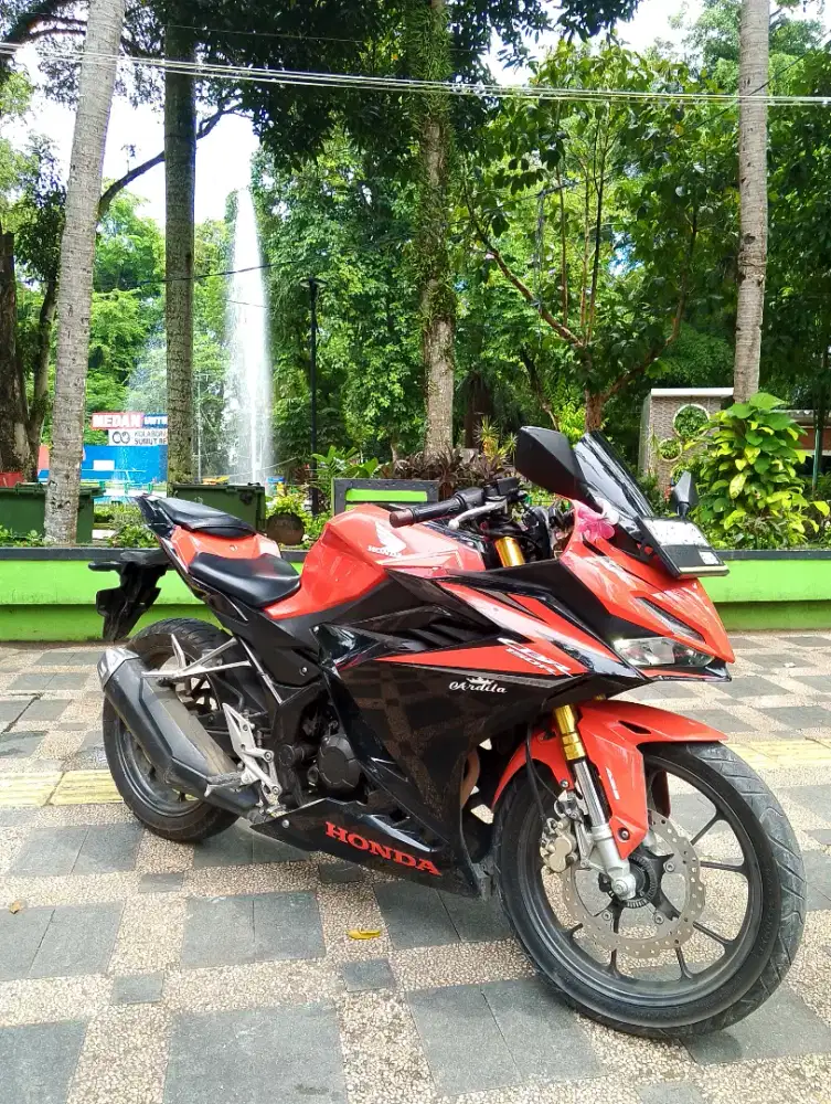 CBR 150r Sports