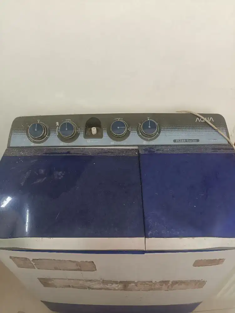 Mesin cuci Aqua 2 tabung 10 kg . Hanya minus dinamo pengering