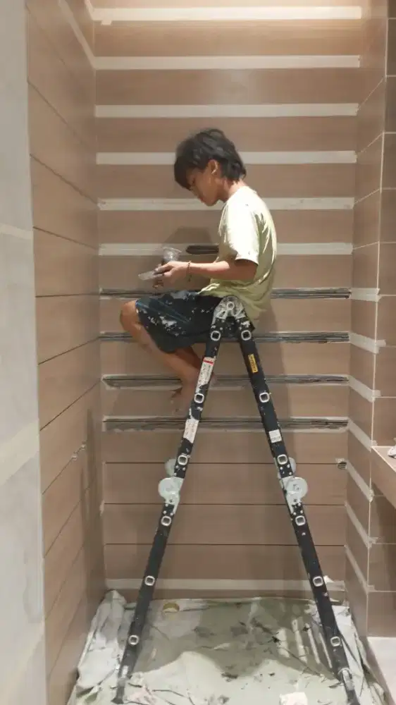 Tukang bangunan renovasi dll...