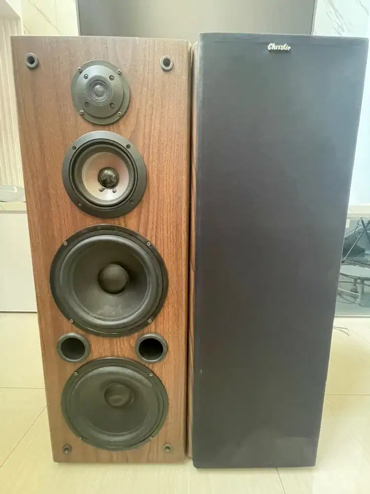 Satu pasang Speaker Pasif Brand Chrislie