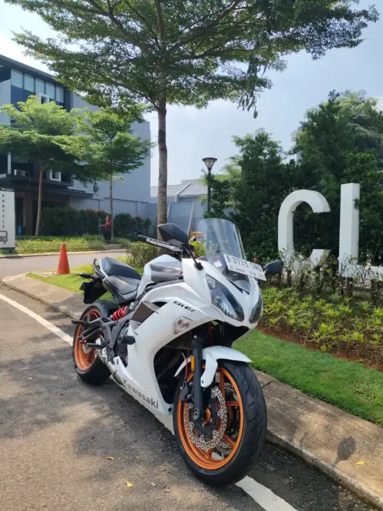 Kawasaki ER-6F 650cc