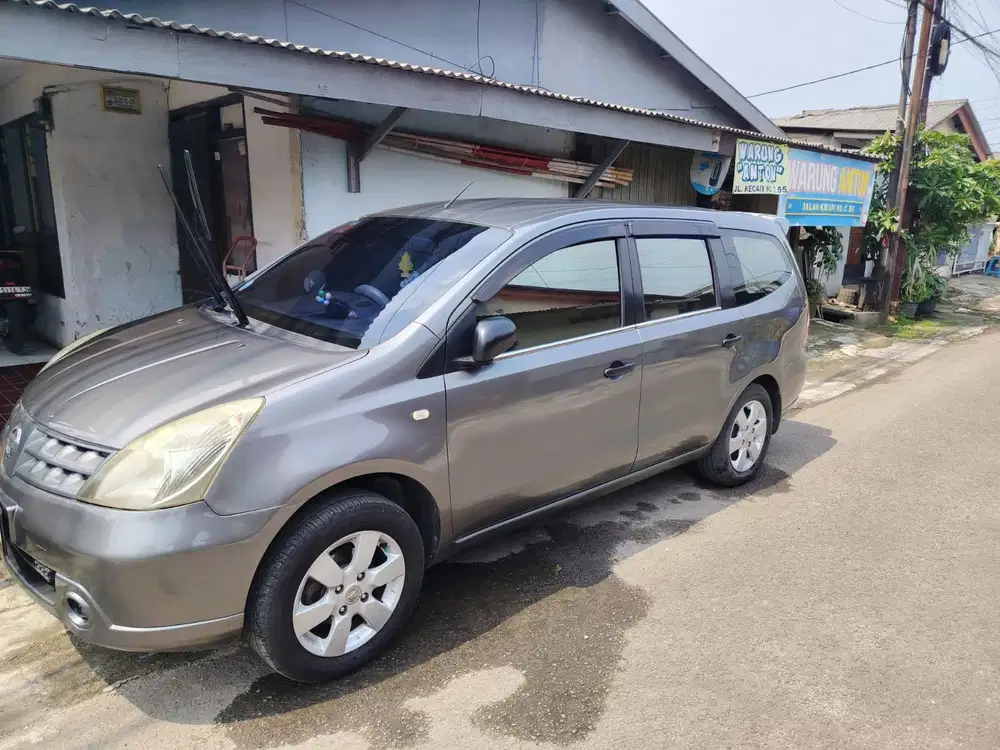 Nissan Grand livina 2009 Bensin