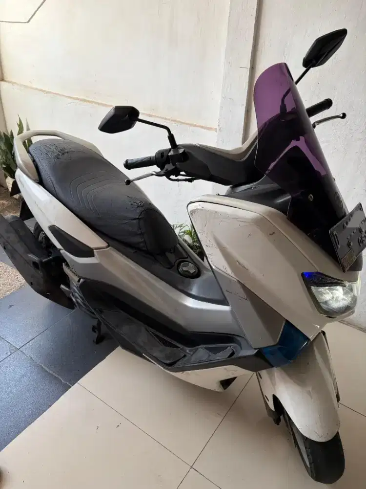 Nmax putih yamaha