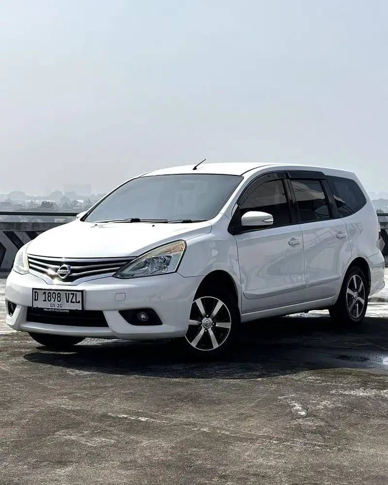 Dp 25jt Nissan Grand Livina Xv At 2017