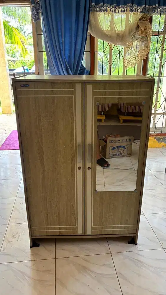 Lemari 2 Pintu ada Cermin