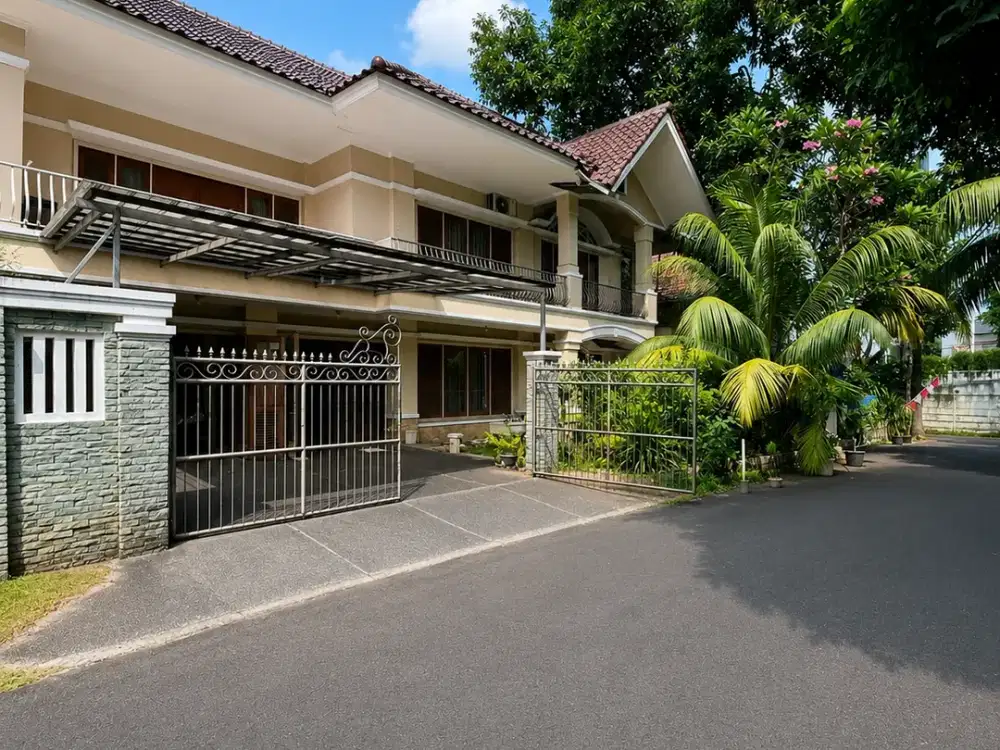 Jual Rumah 2 Lantai di Tulodong Bawah Kebayoran Baru | Halaman Belakang | SHM