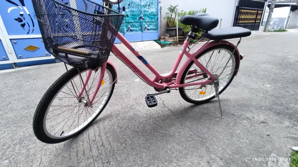 Sepeda Keranjang Genio Pink Merah Muda
