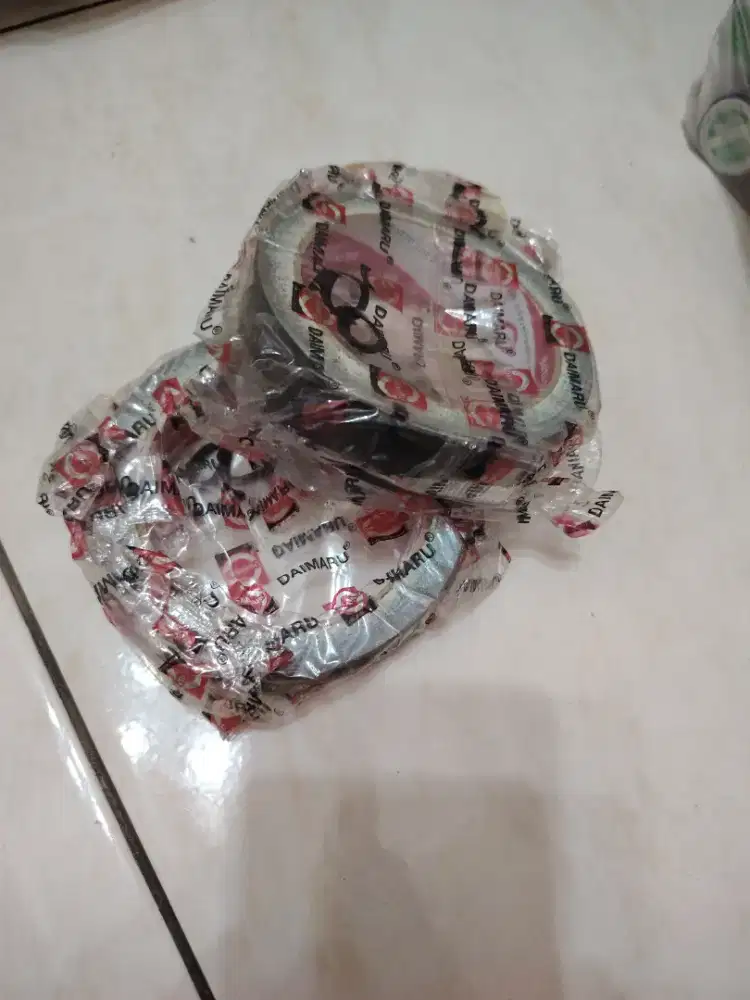 Lakban hitam merk daimaru