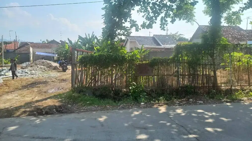 TANAH DISEWAKAN
