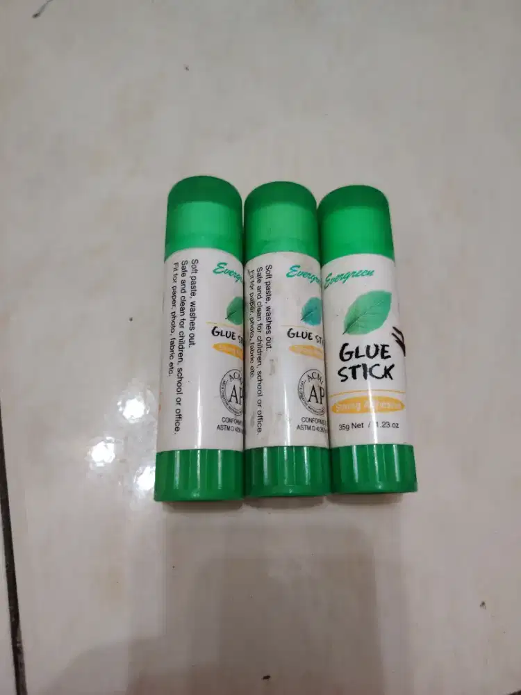 Glue stick evergreen