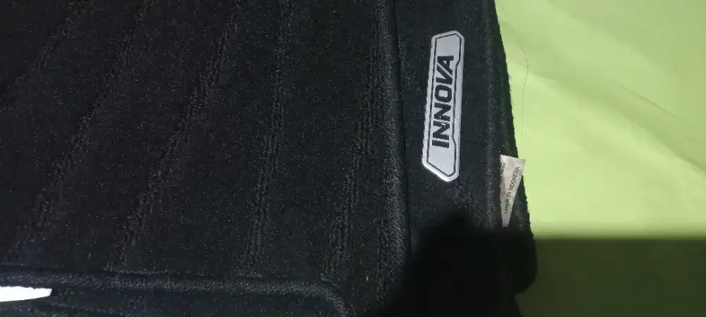 Di jual karpet ori inova ribron kondisi 100%