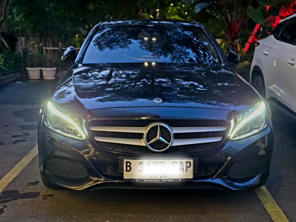 Mercedes-Benz C200 nik 2018 KM ANTIK KM RENDAH CASH