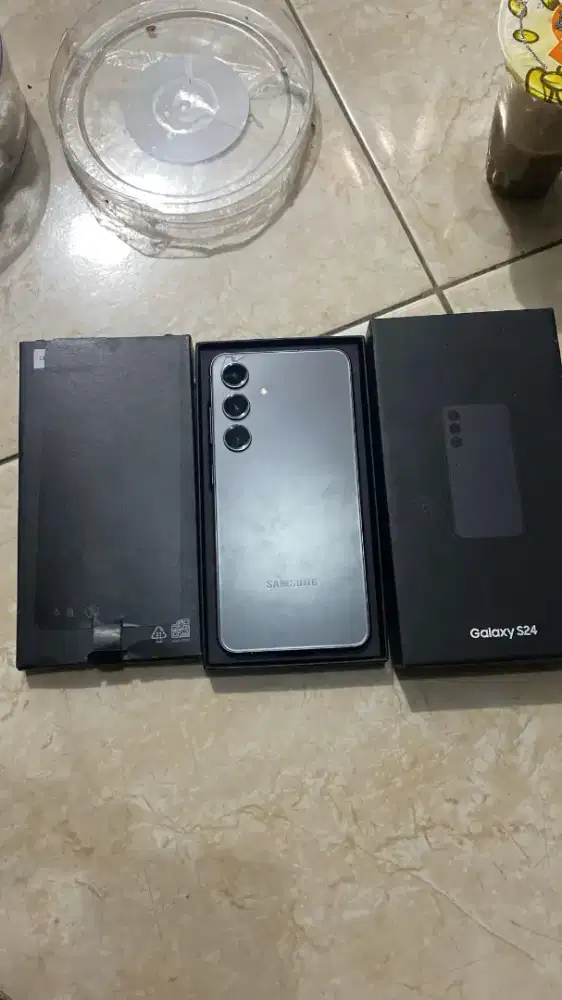 Samsung s24 8/256 sein fulset bacdor aja retak aelebihnya mulus