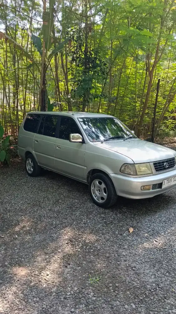 Kijang LGX matic 2000