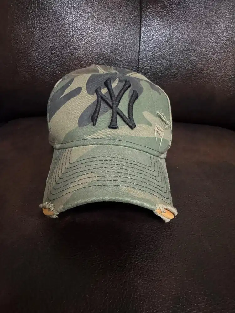 DIJUAL TOPI NEW ERA YANKEE DAMAGE CAMO ORIGINAL (preloved)