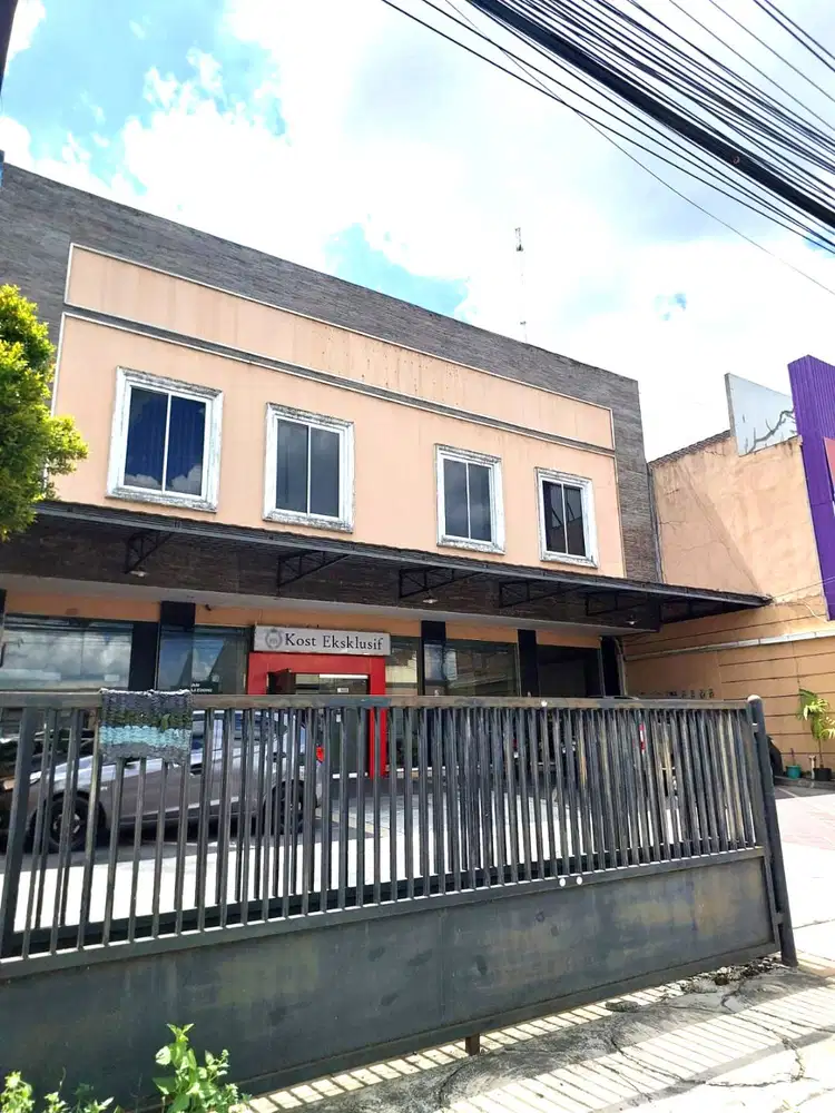 Kos Eksklusif Strategis 18 Kamar di Tepi Jalan Godean