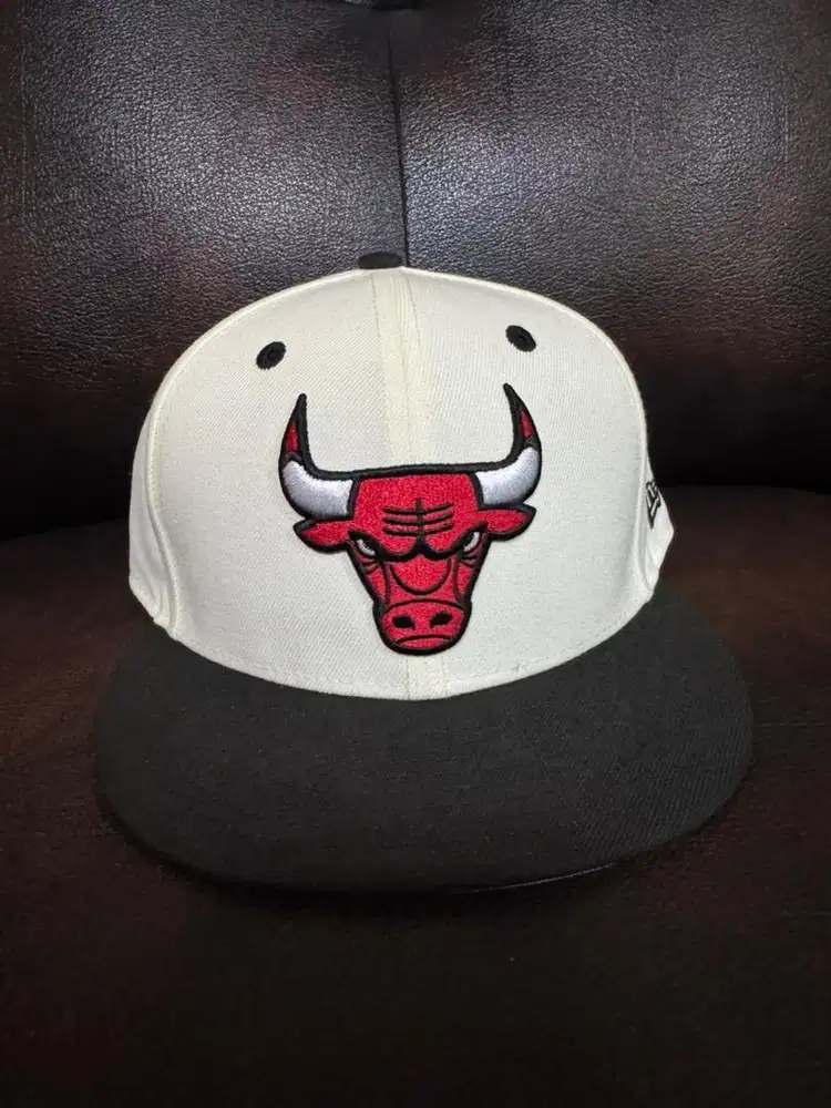 DIJUAL TOPI NEW ERA 9FIFTY TONE CHROME CHICAGO BULL'S MEN ORIGINAL