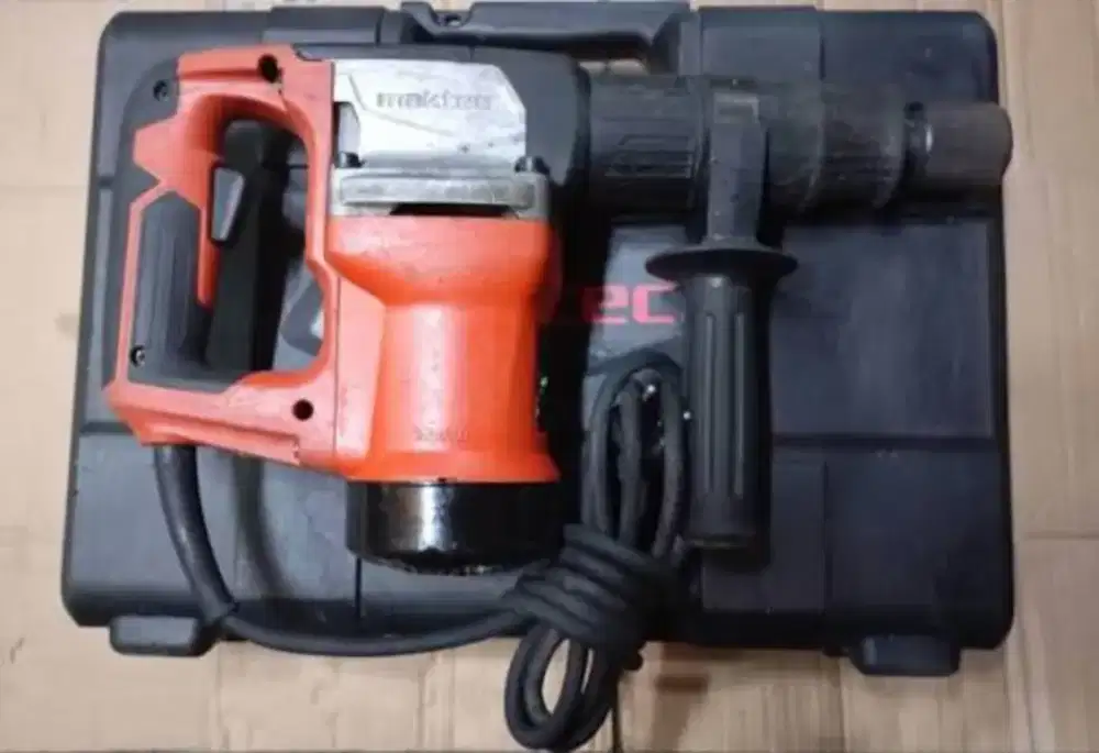 MAKTEC MT 860 DEMOLITION HAMMER
