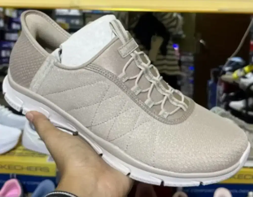 Skechers Brilliance Night Shift Slip Ins  Taupe Size 39